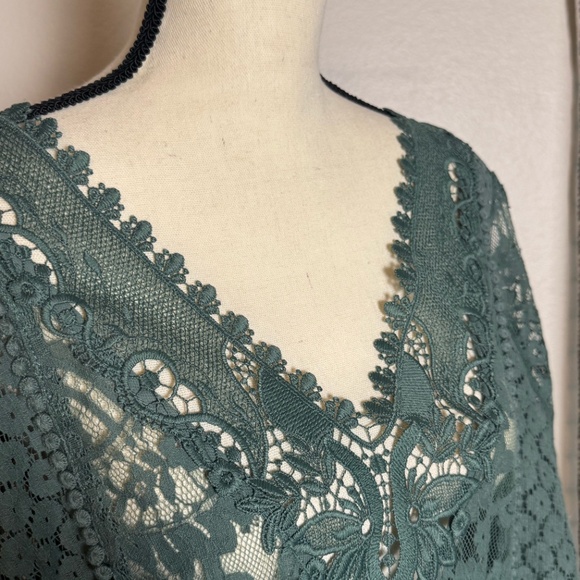 Torrid Green Lace Peasant Top - BRAND NEW with Tags!  - 1x - Picture 2 of 5